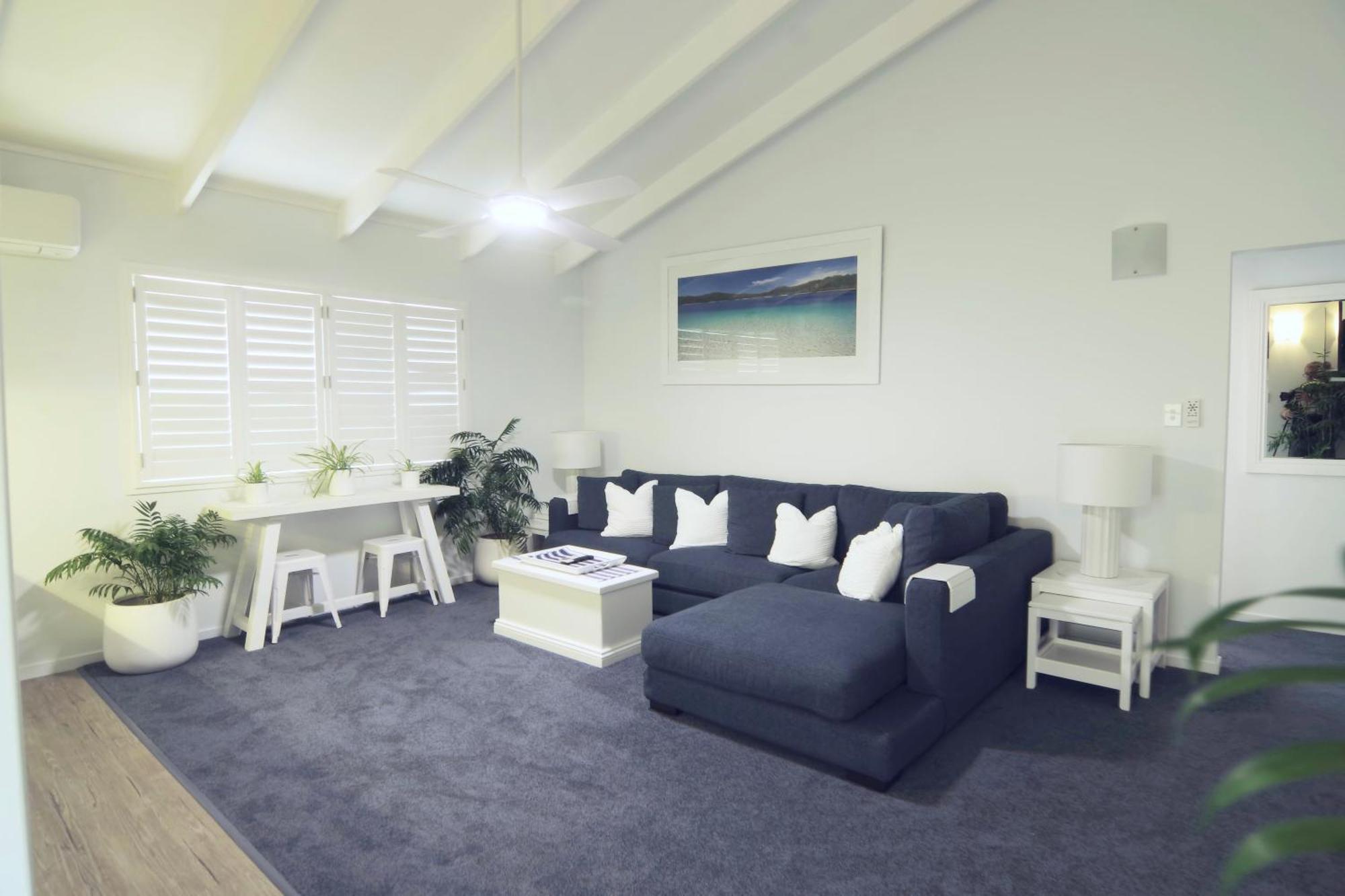 img-debbie-s-place-rainbow-beach-20
